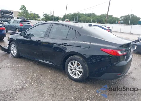 2025 Toyota Camry Le z USA, uszkodzony, nr VIN 4T1DAACK6SU099657